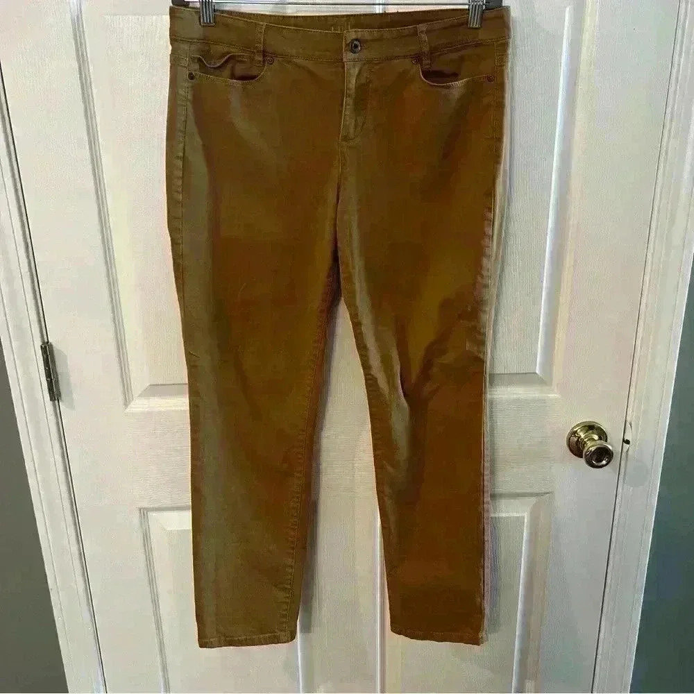 J Jill Straight Fit Slim Boyfriend Womens Chino Pants Size 10 Petite Color Khaki